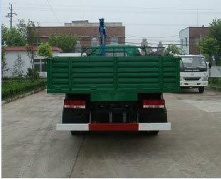 随车起重运输车选购指南 东风品牌、直臂与折臂吊机详解